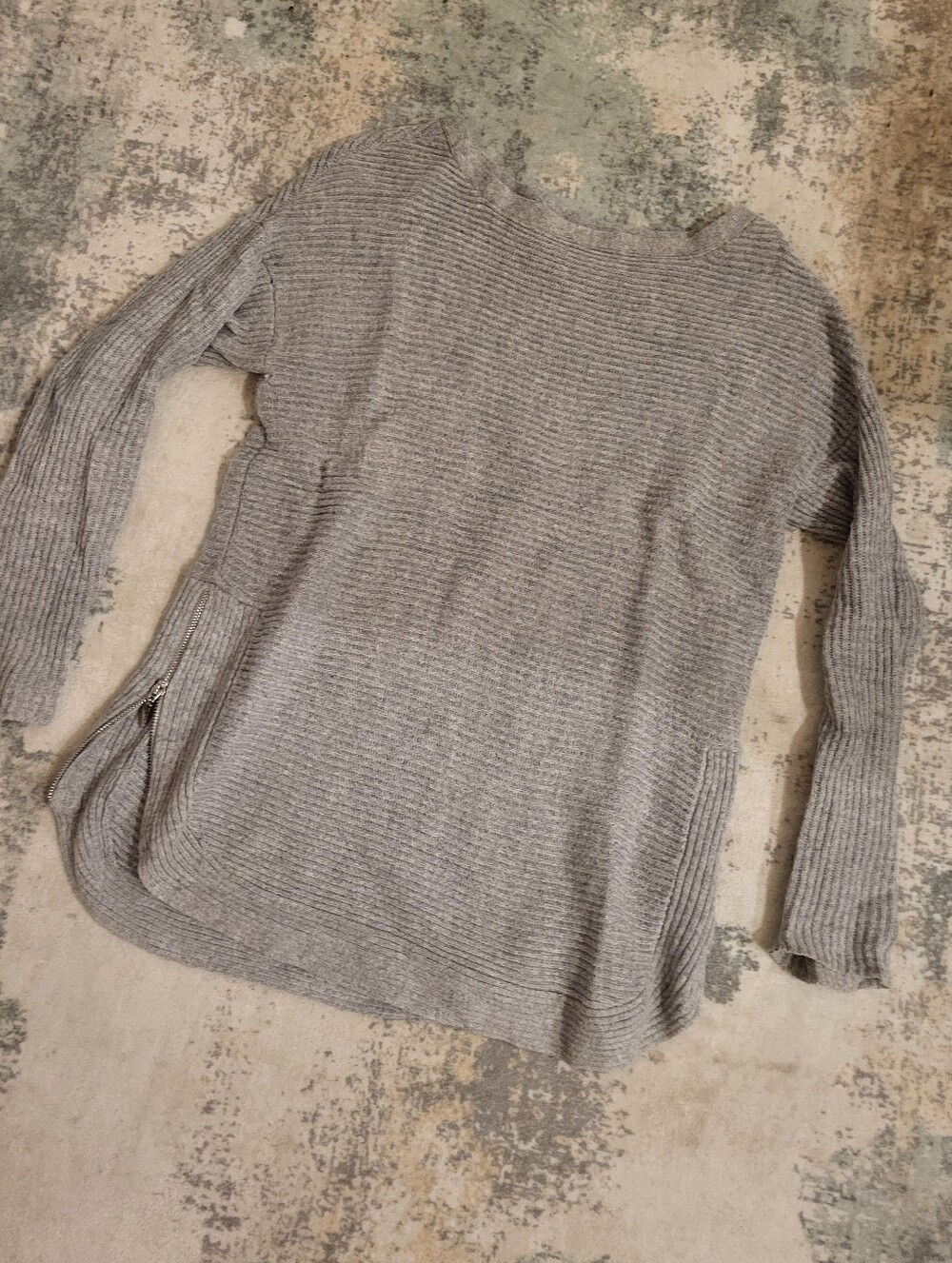 Roz & Ali Light Gray Ribbed Crewneck Sweater